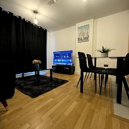 Two Bedrooms Flat In Stratford Лондон Екстер'єр фото